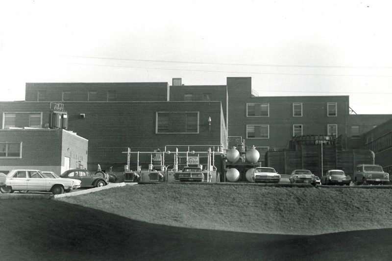 Blacka and white photo of the north side of Randolph Hall in 1970.